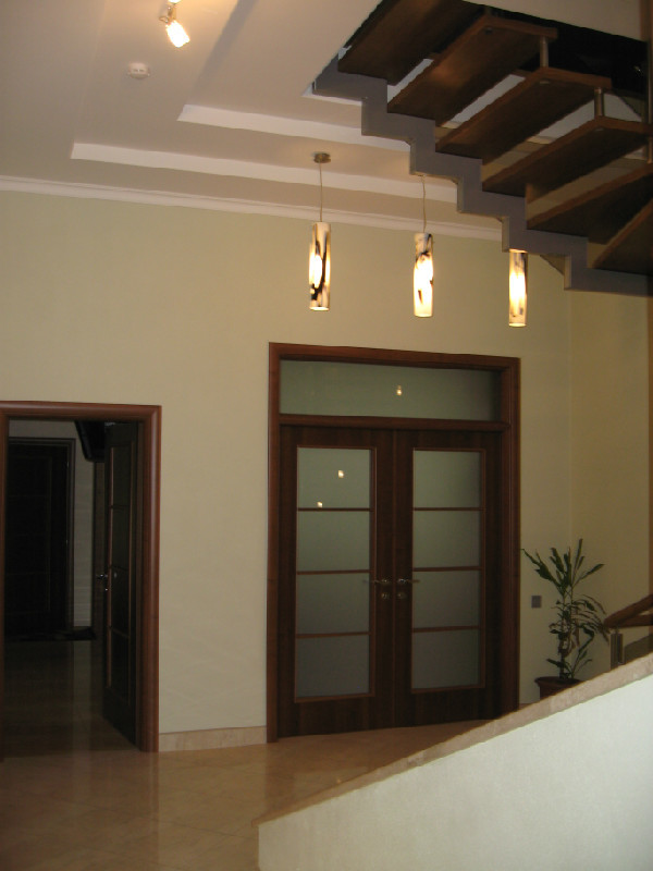 Гостиная и лестничный холл