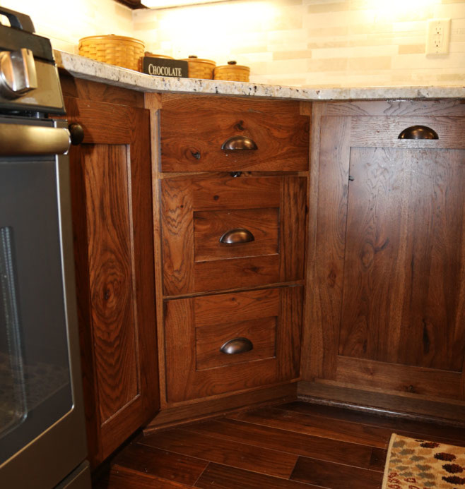 Inspiration for a rustic home design remodel in Cedar Rapids