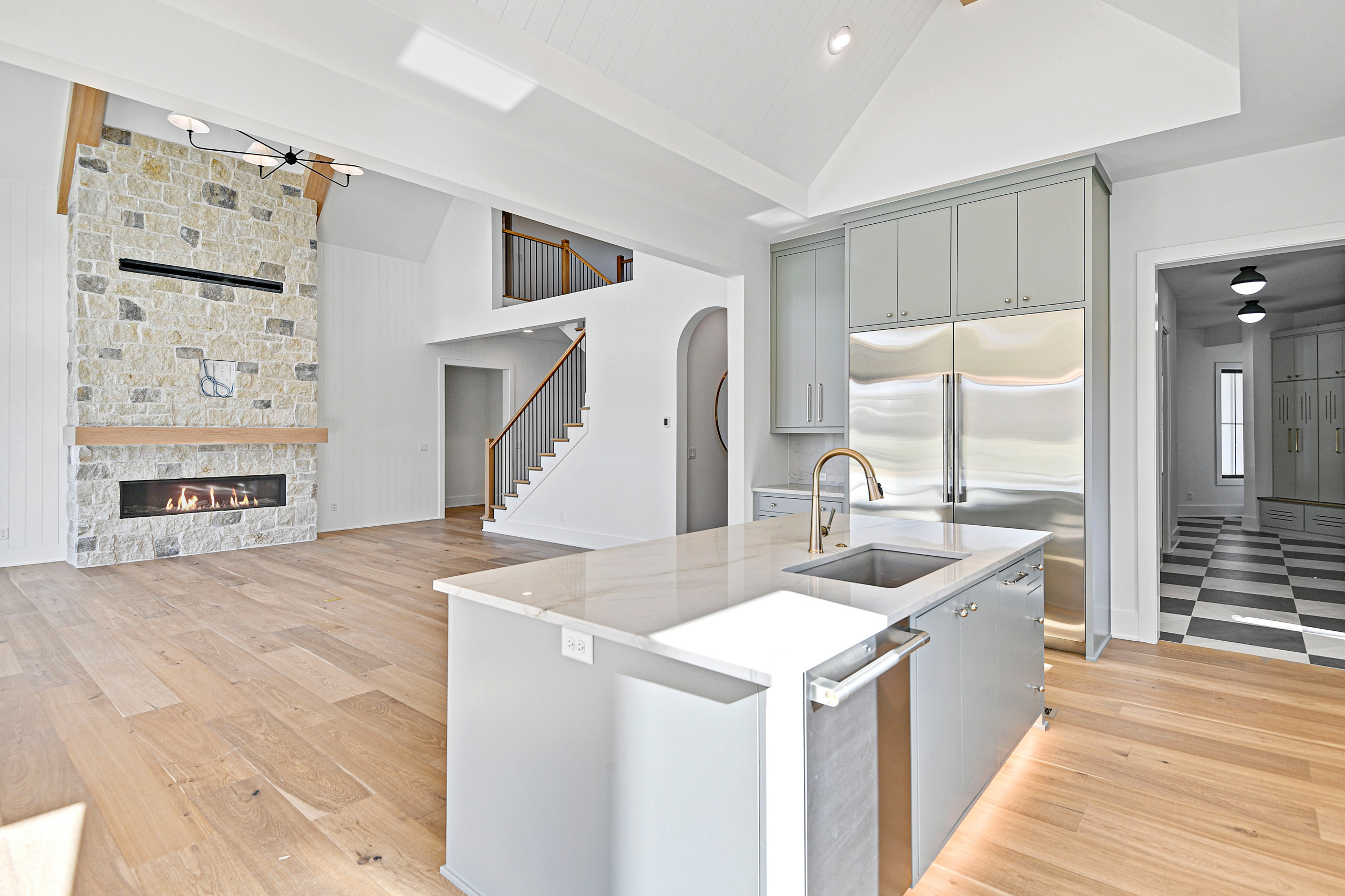 148th and Switzer, Custom Build