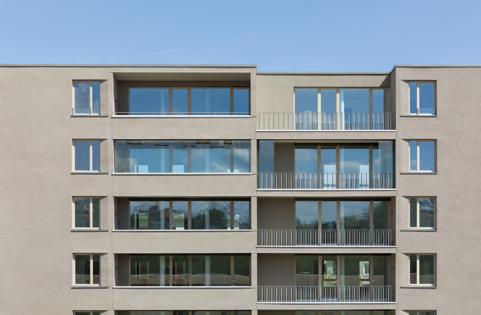 Überdachtes Modernes Loggia mit Stahlgeländer in Sonstige