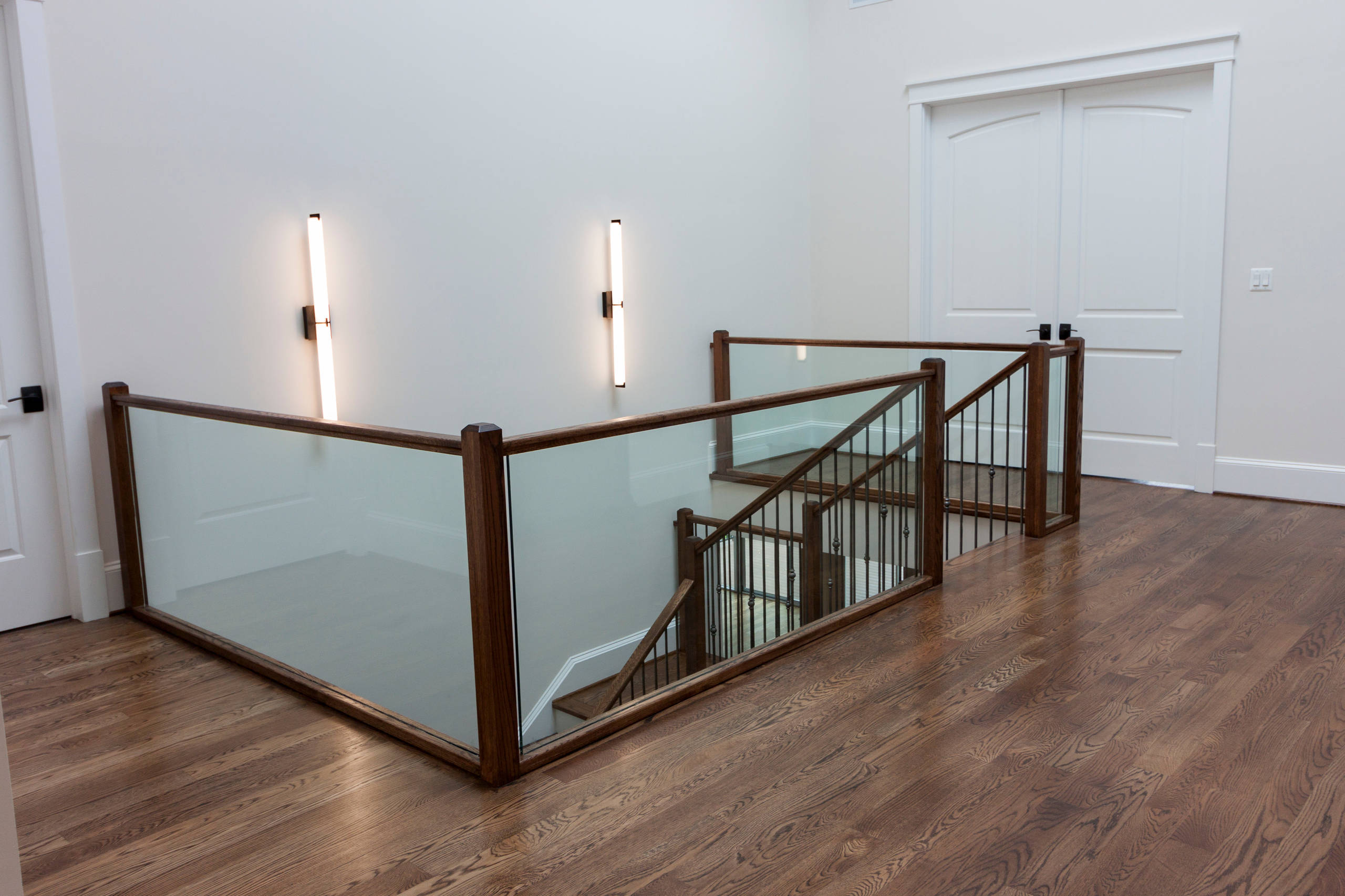 44_Clean and Contemporary Open Staircase, McLean, VA 22101