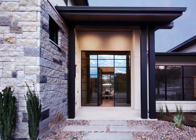 Spanish Oaks Custom Home modern-eingang