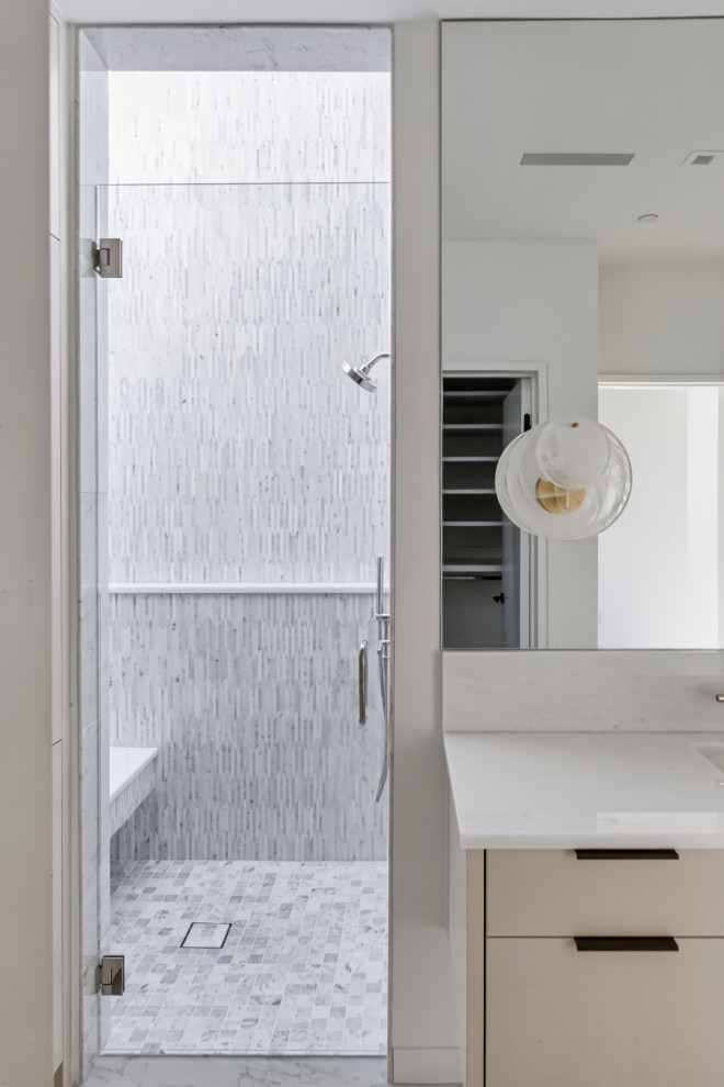 FRAMELESS SHOWERS