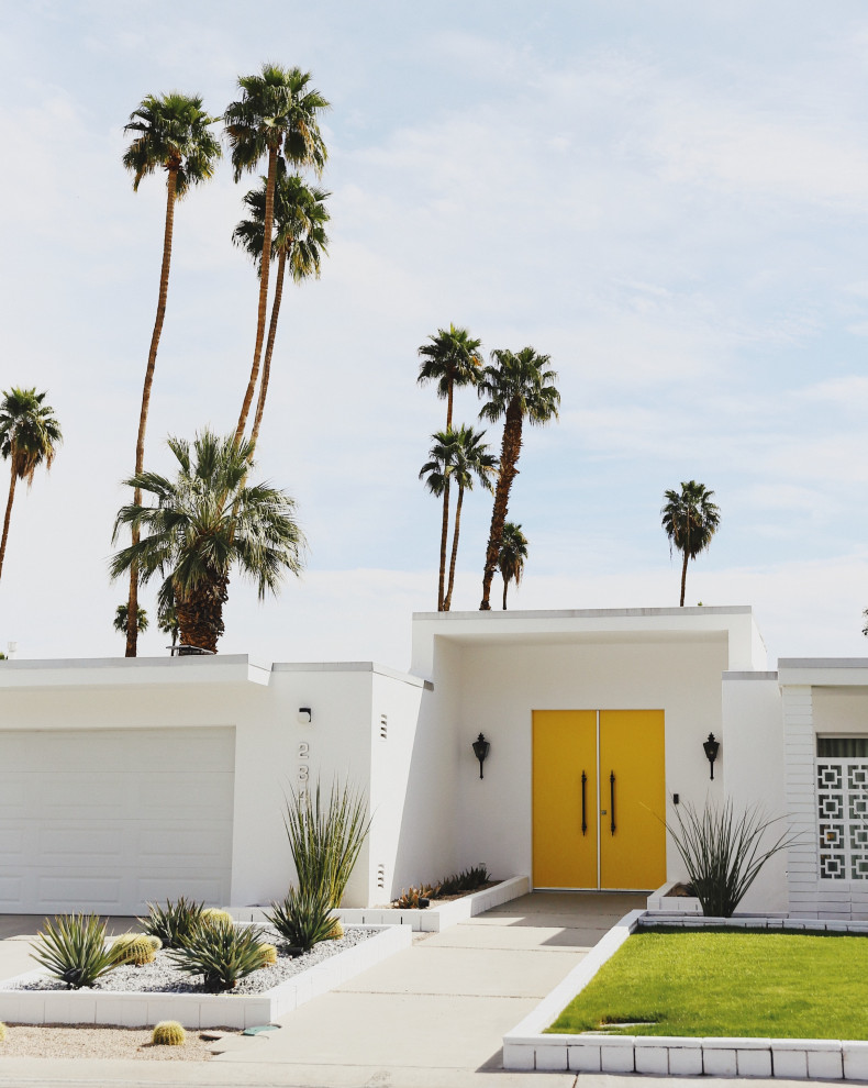 Design ideas for a midcentury exterior in San Diego.