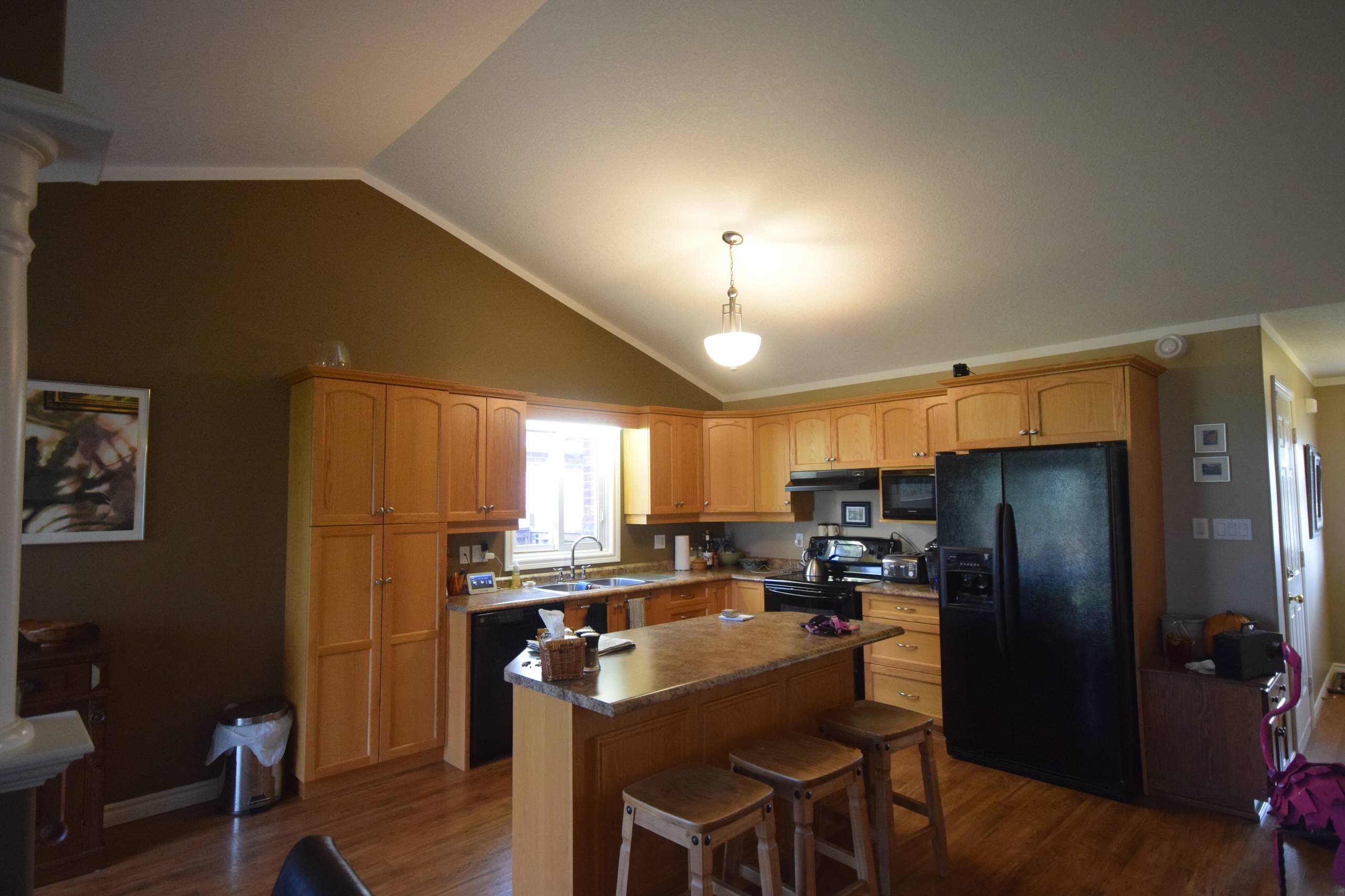 Downsizing :  Fabulous Open Concept Bungalow