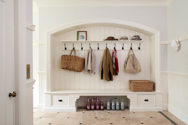 Mudroom traditional-entry