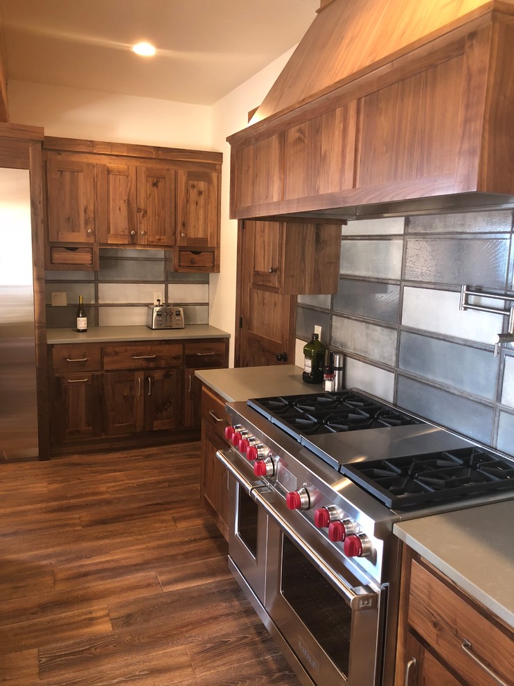Kitchen - rustic kitchen idea