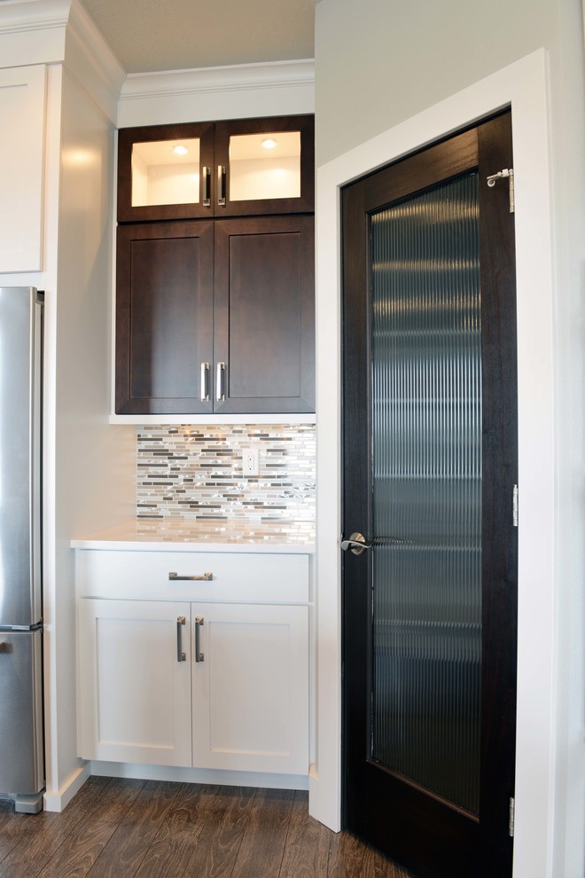 Kitchen - transitional kitchen idea