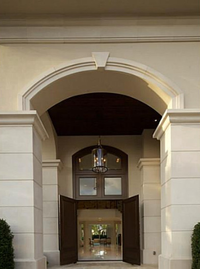 Transitional home design photo in Miami