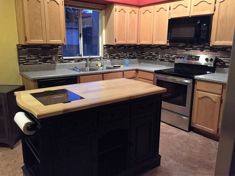 Inspiration for a modern kitchen remodel in Phoenix