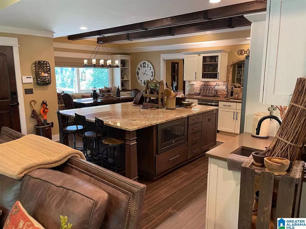 Kitchen - rustic kitchen idea in Birmingham