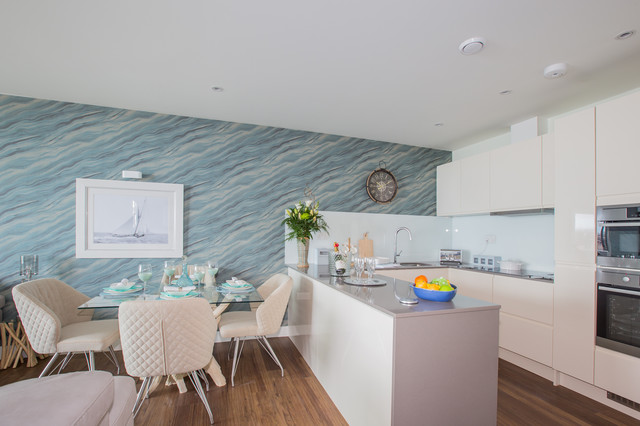Dining Area - Prestigious Seaside apartment in Devon beach-style-kitchen