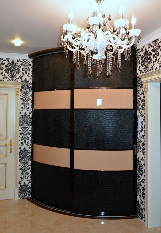 Шкаф в прихожей