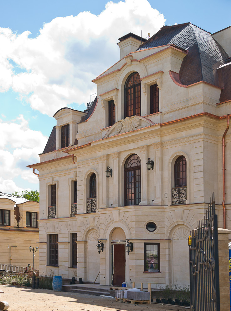 Дубовый окна с рустикальными накладками