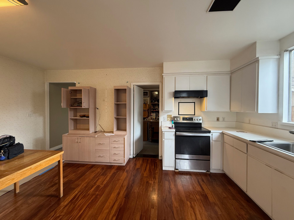 Wonderful Warm Updated Family Kitchen