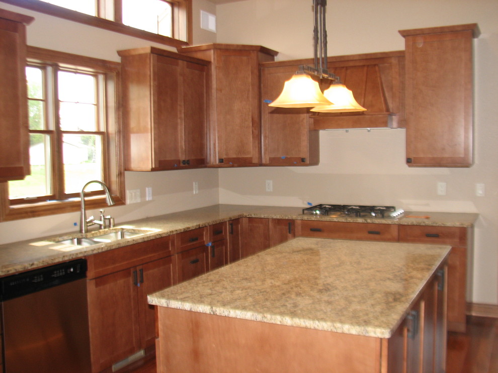 Example of a transitional kitchen design in Milwaukee