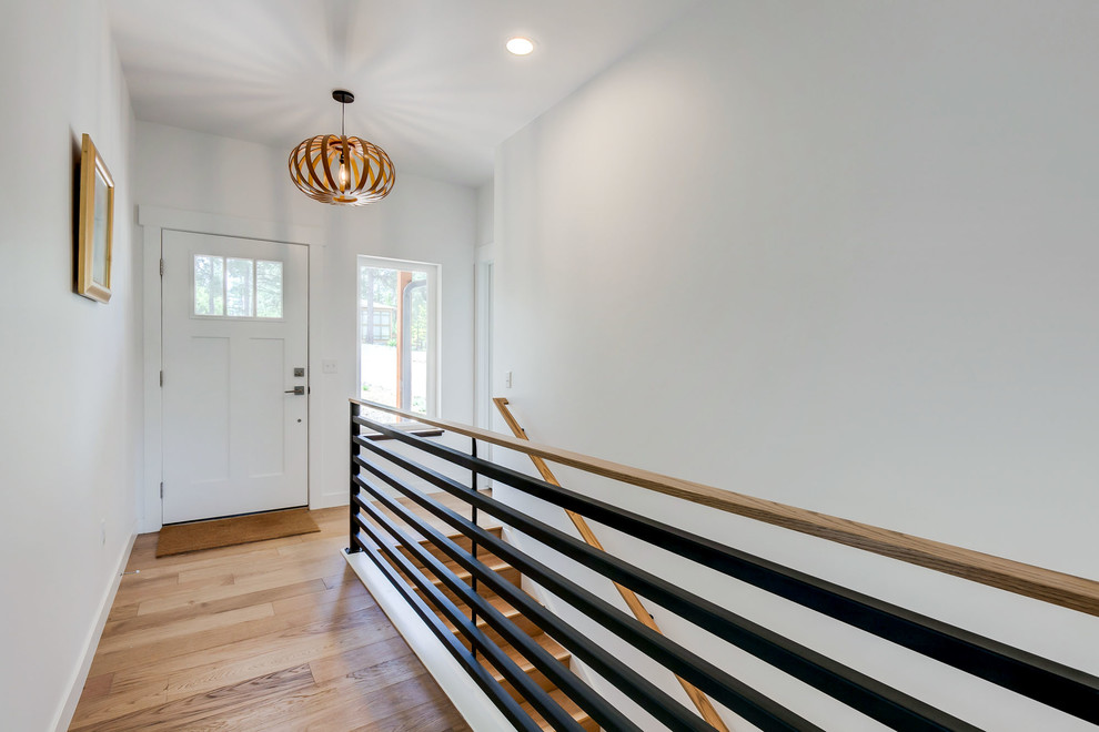 Transitional entryway photo in Phoenix