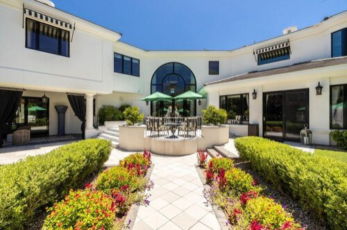 Paradise Valley Mansion as 1099 to PHX Architecture