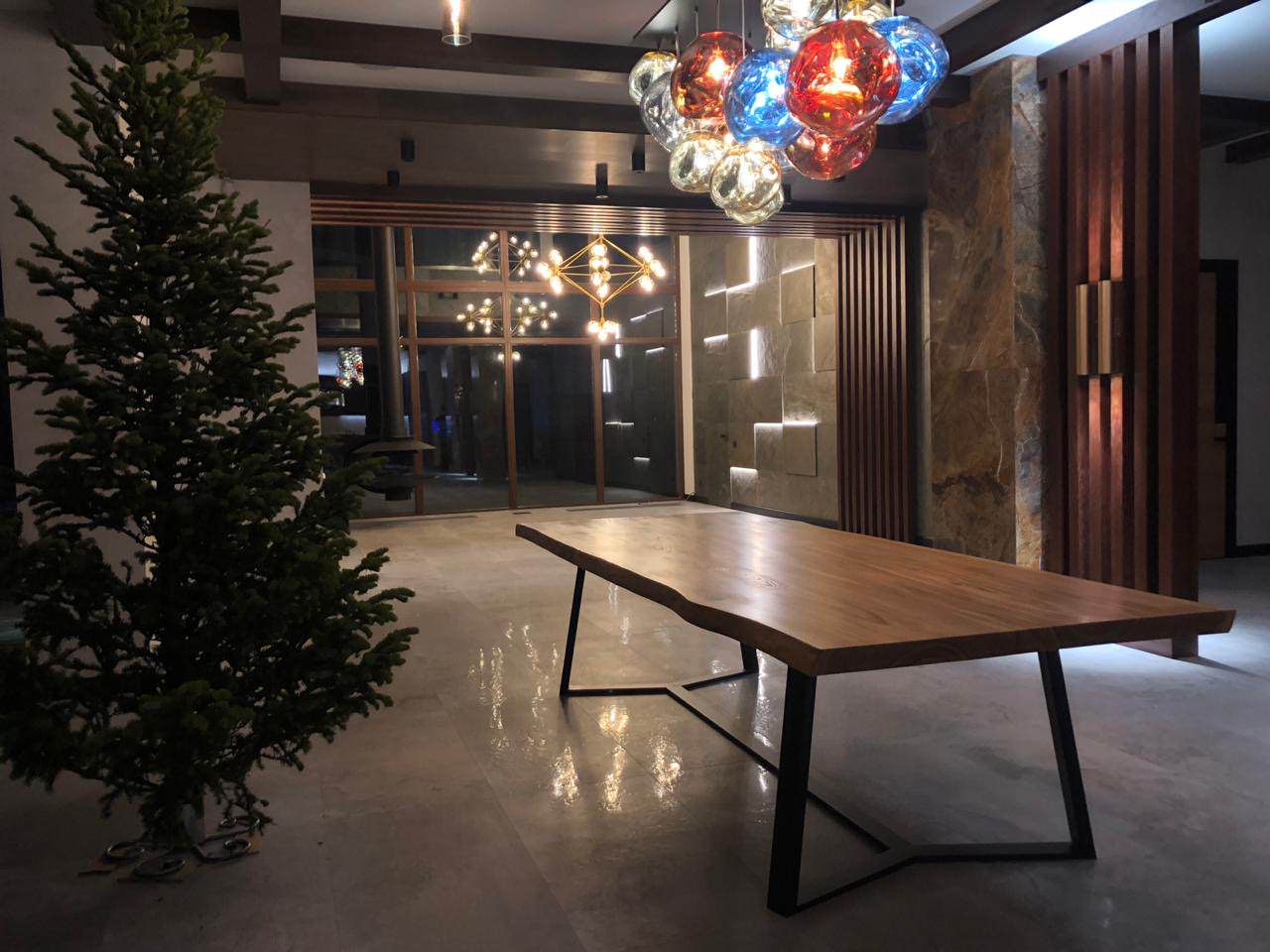 Стол из слэбов карагача