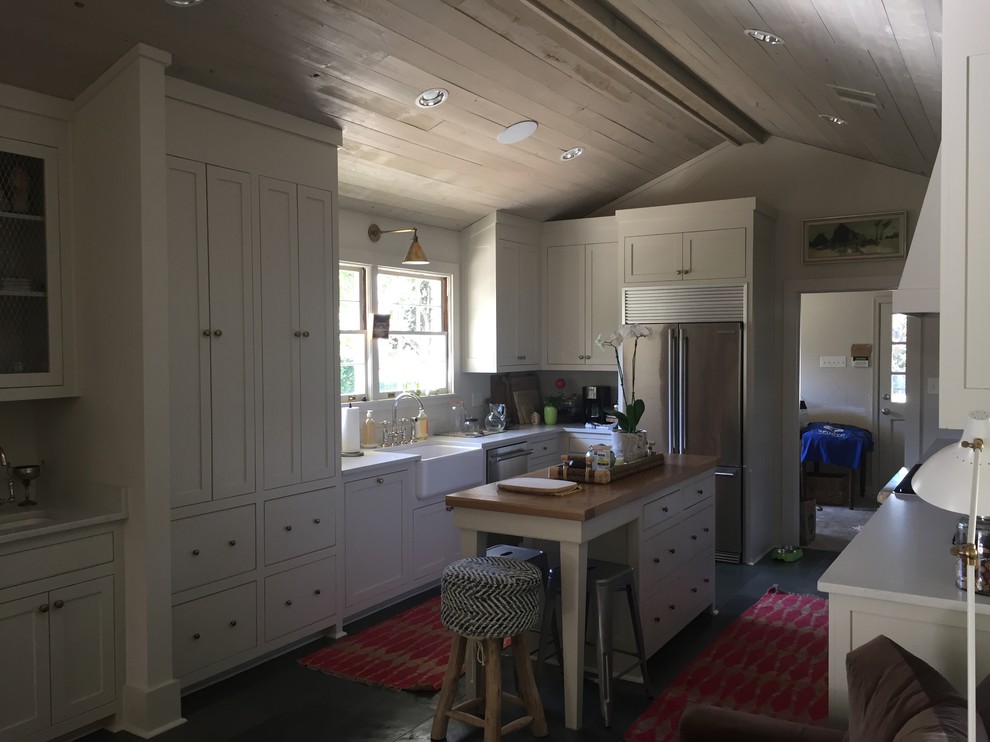 Home design - transitional home design idea