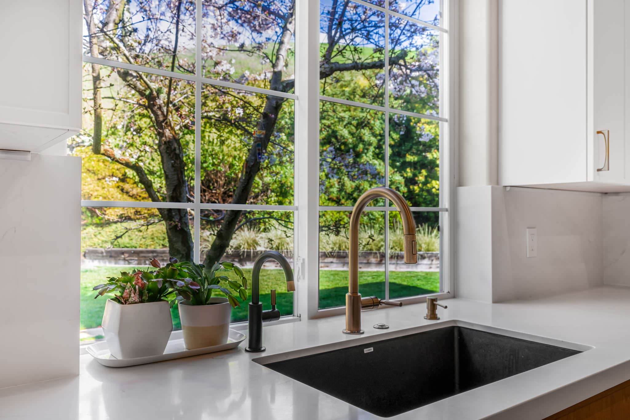 Laundry room - laundry room idea in San Francisco