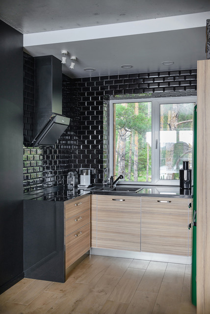 Квартира у моря contemporary-kitchen