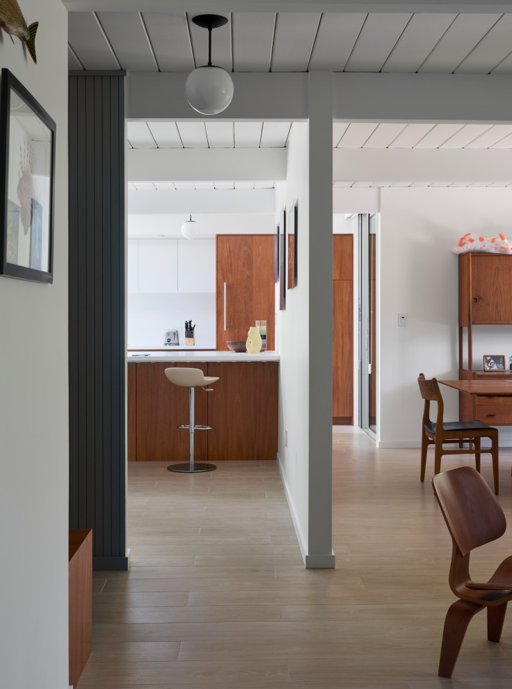 Example of a 1960s hallway design in San Francisco