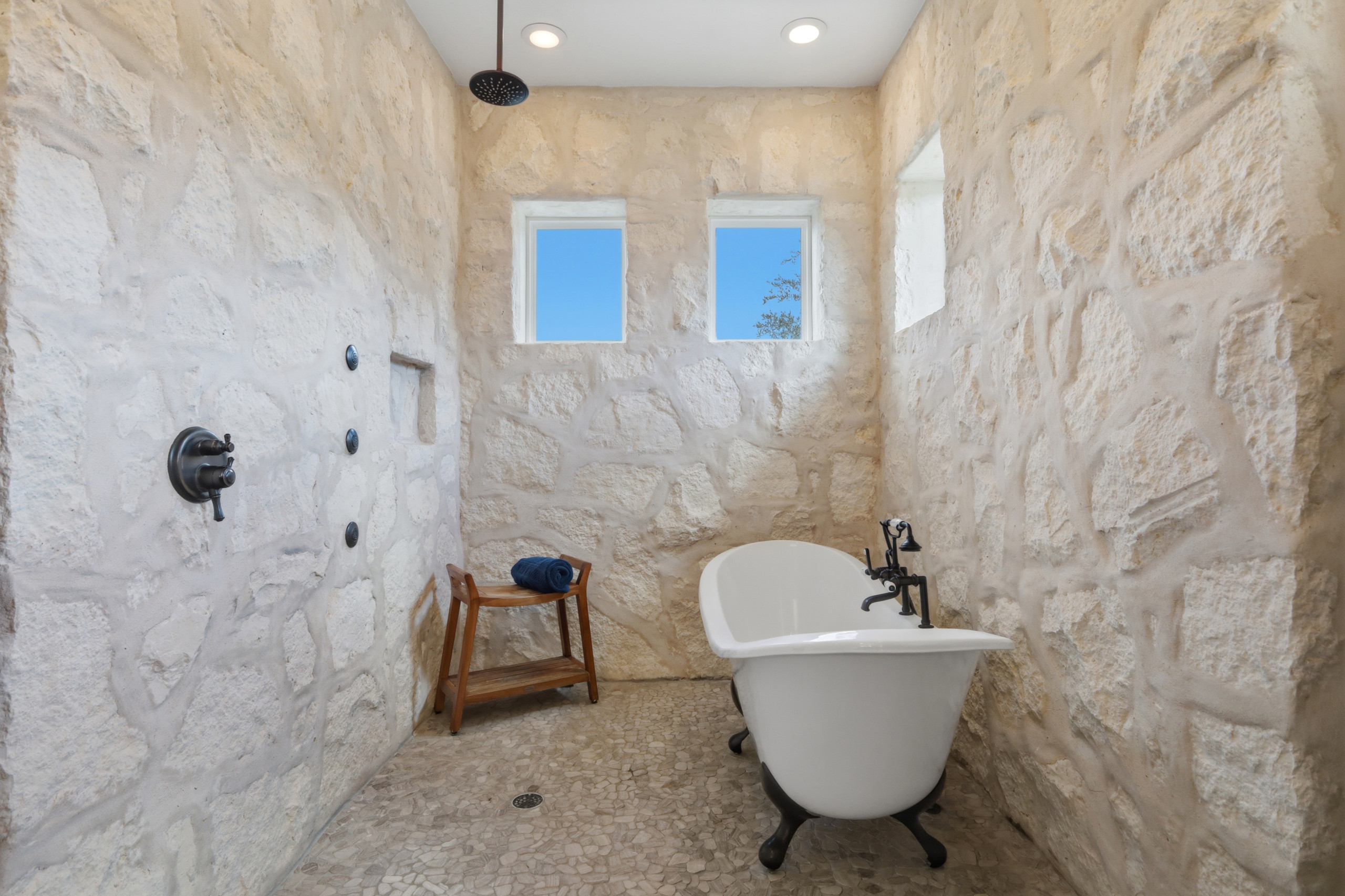 Farmhouse: 3,571 ft² | 4 BR | 3.5 BA | 1 ST