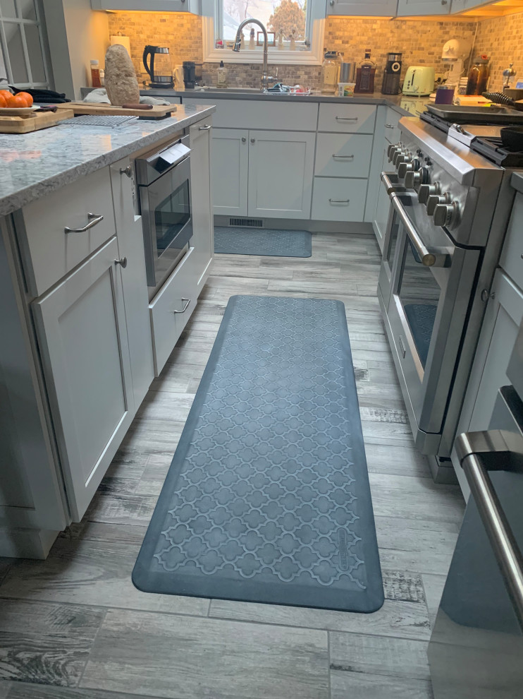 Trellis – Motif Anti-Fatigue Mat by Wellness Mats  Kitchen mats floor, Kitchen  flooring, Cushioned kitchen mats