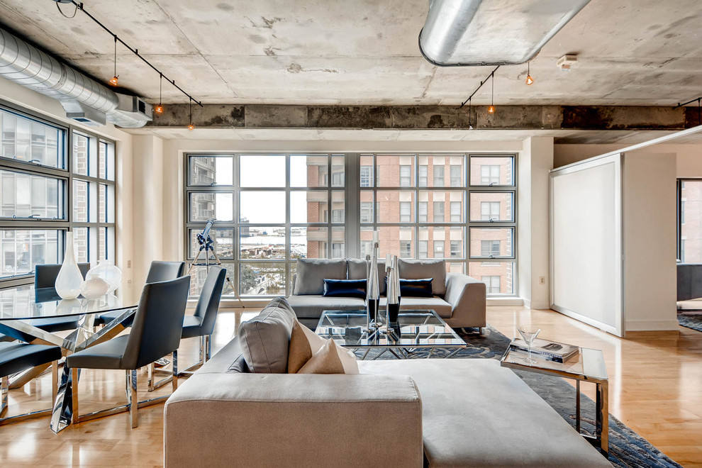 Trendy living room photo in Baltimore