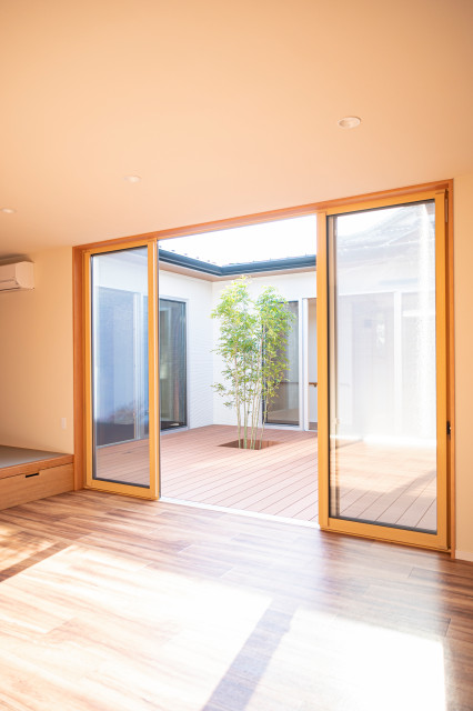 平屋の介護住宅 moderne-salon