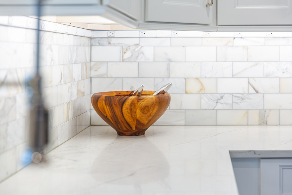 Example of a transitional home design design in DC Metro