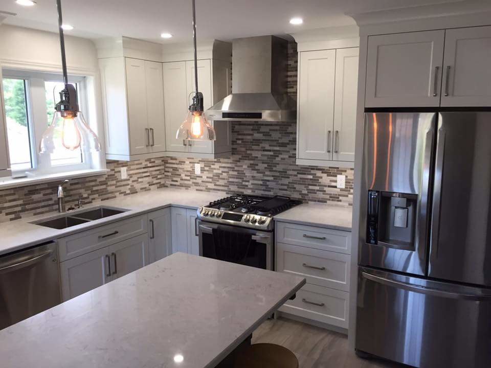 Kitchen - kitchen idea in Toronto