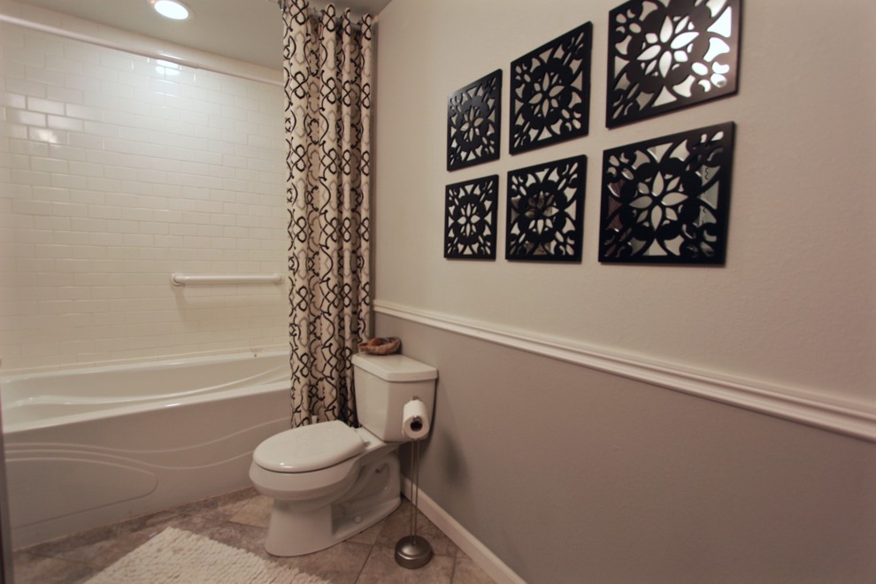 Mid-sized transitional home design photo