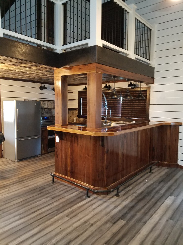 Kitchen - transitional kitchen idea in Austin