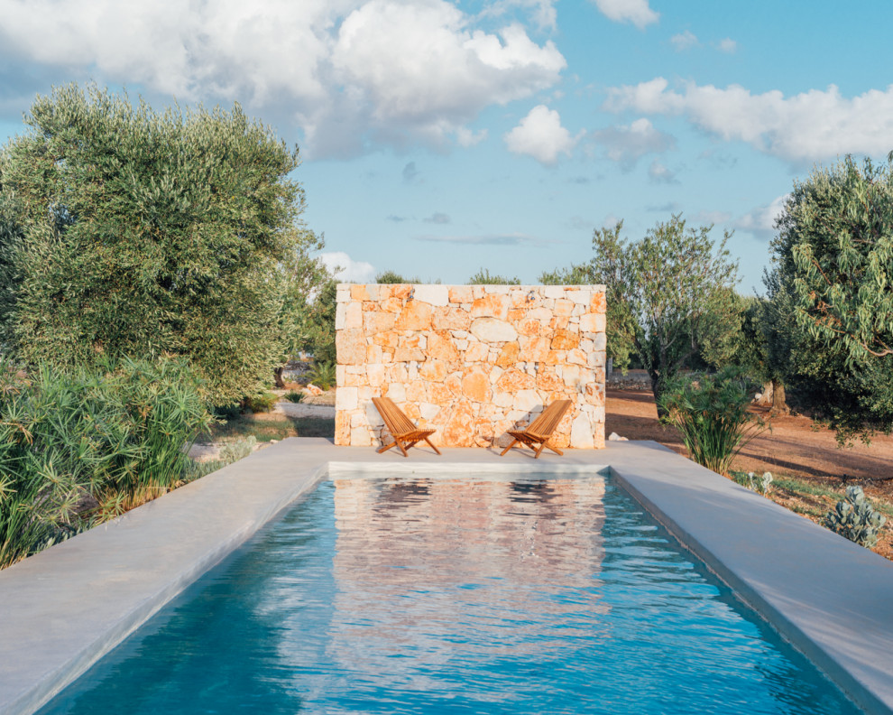 Contemporary pool in Bari.
