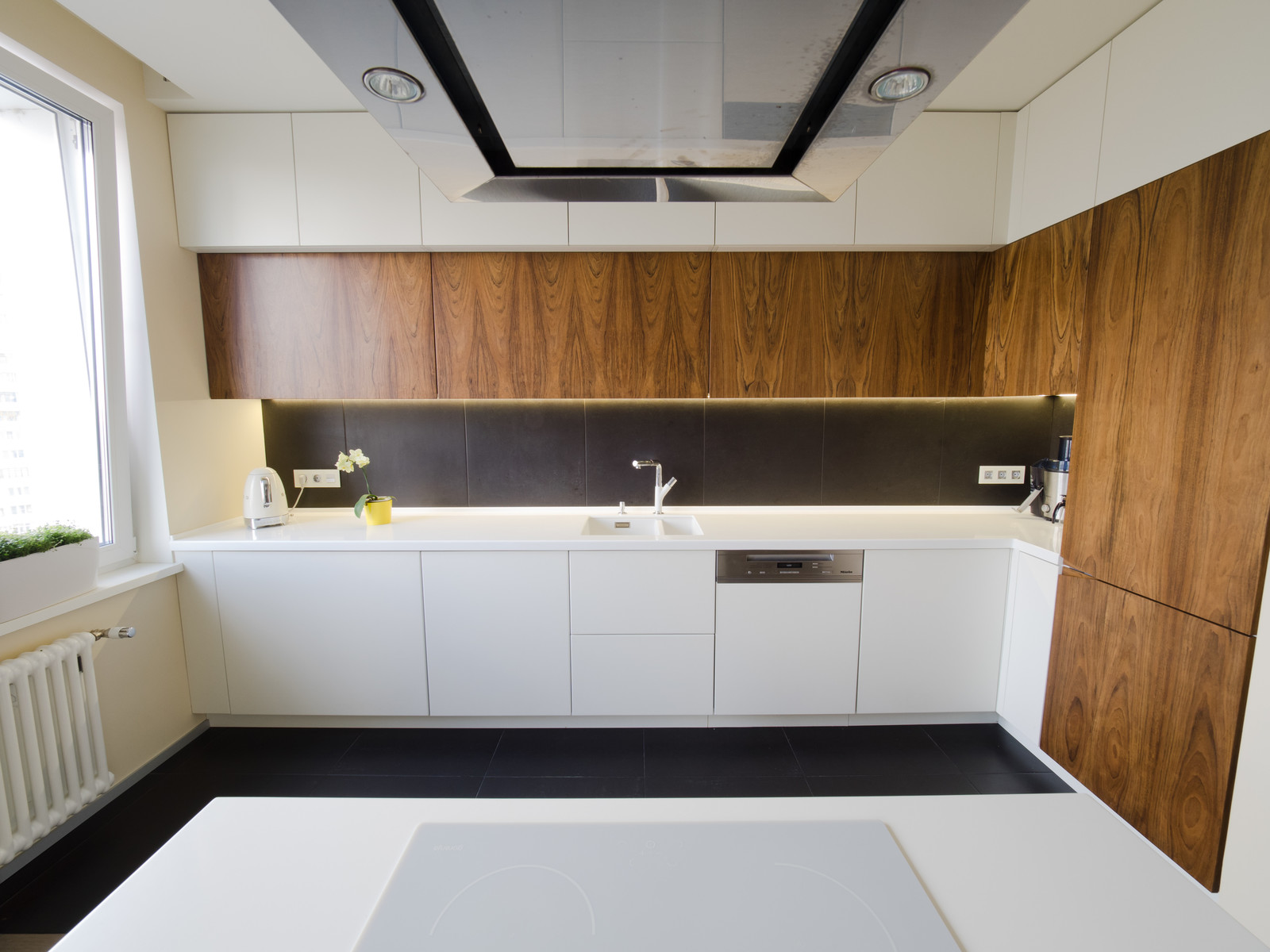 Современная кухня с островом