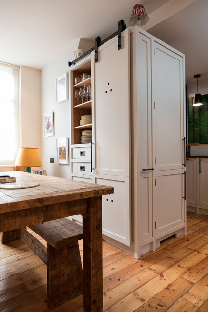 Compact Shoreditch shaker/freestanding kitchen transitional-kitchen