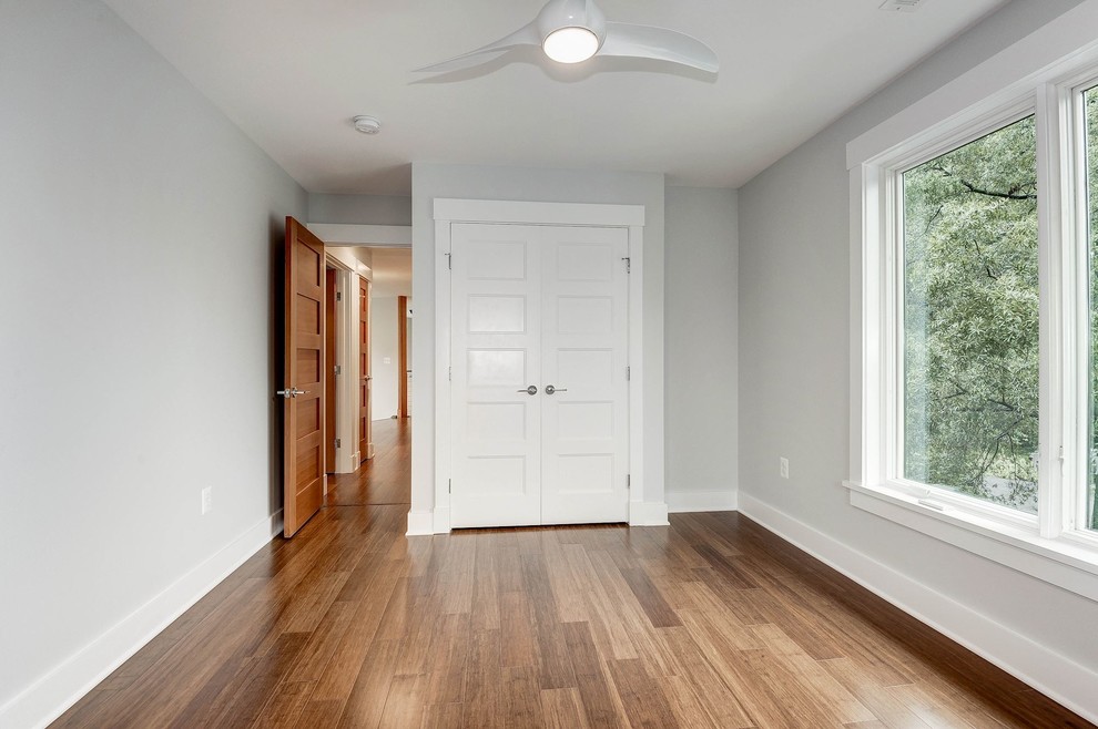 Example of a transitional home design design in DC Metro