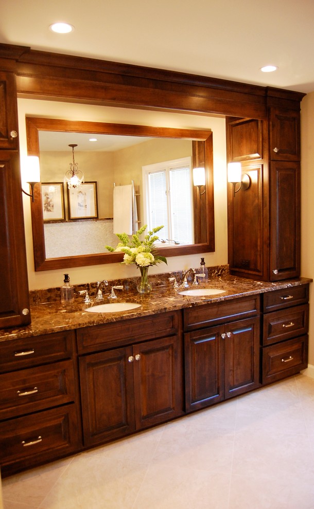 Example of a transitional bathroom design in Raleigh