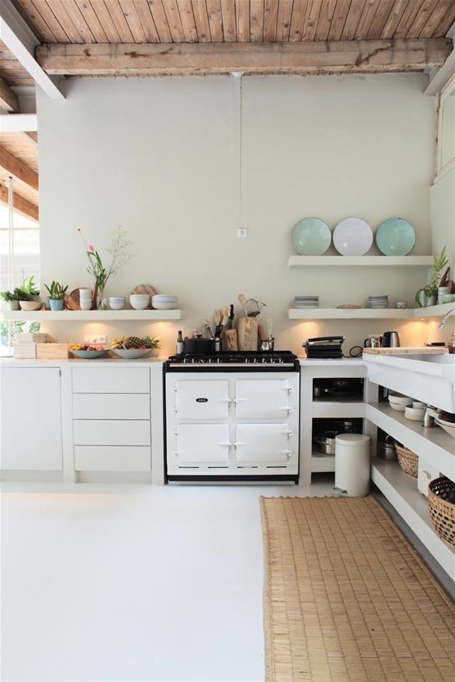 Photo of a mid-sized scandinavian l-shaped open plan kitchen in Bari.