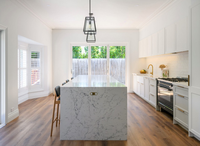 Shaker Aesthetic - Traditional - Kitchen - Melbourne - by Complete Kitchens  | Houzz IE