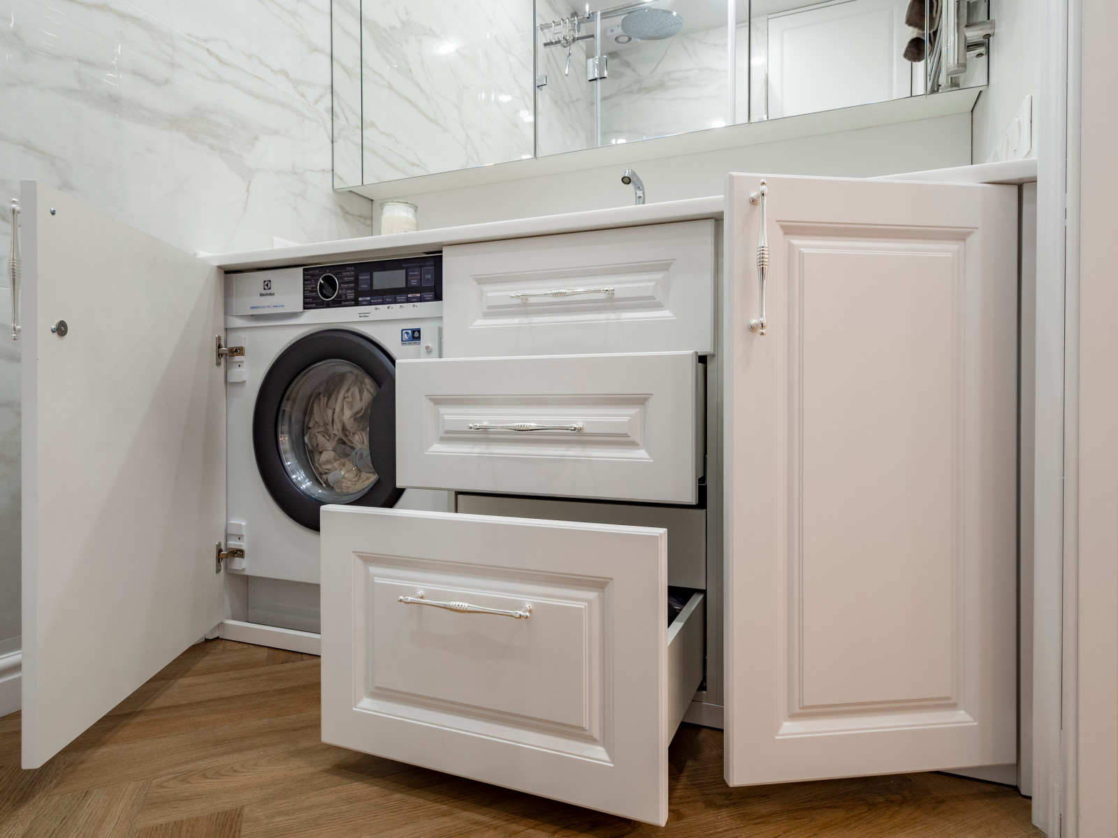 Меблировка санузла в неоклассическом стиле