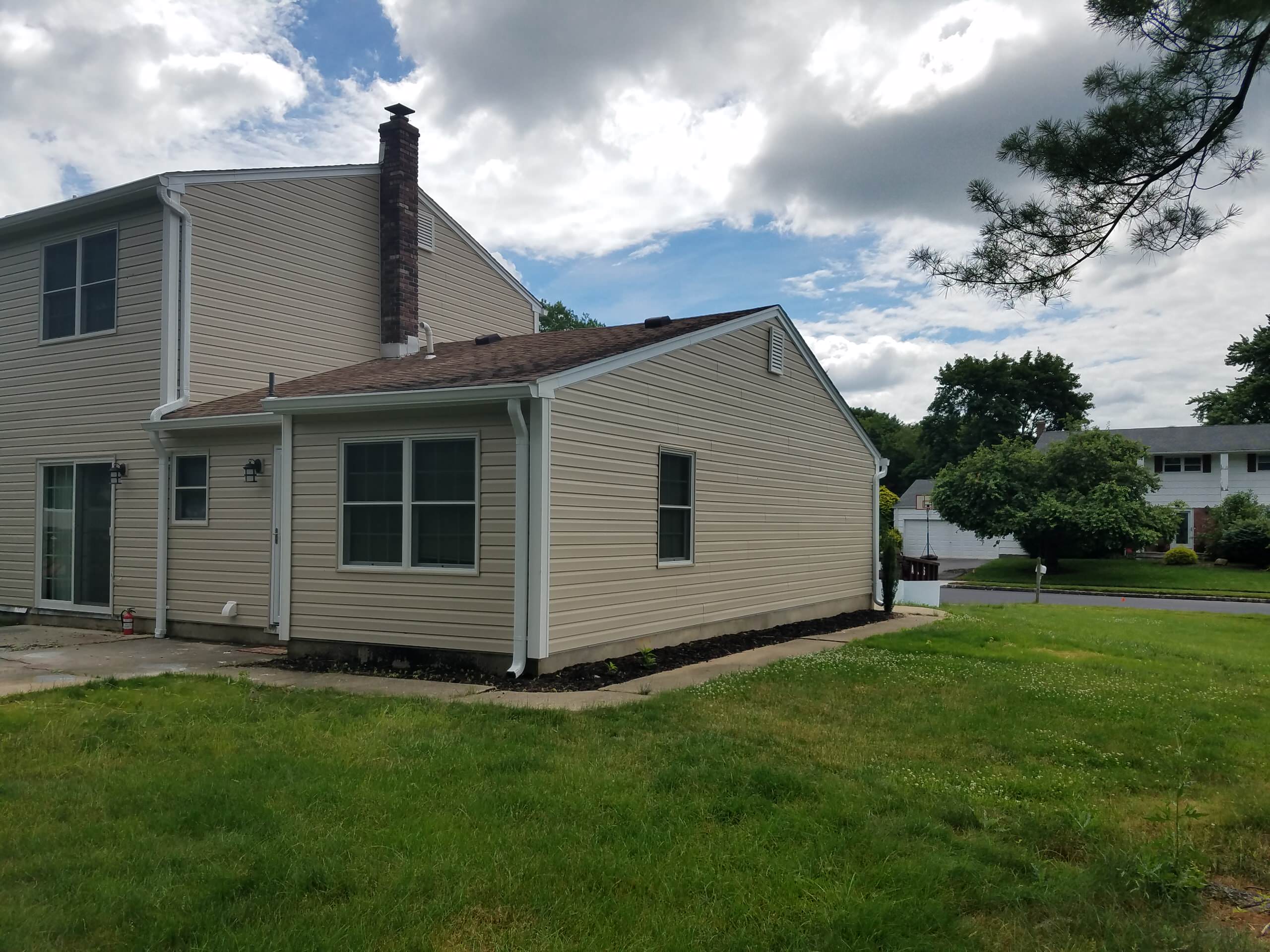 New Windows, Vinyl Siding, and Gutters at Gunpowder Drive in East Brunswick, NJ