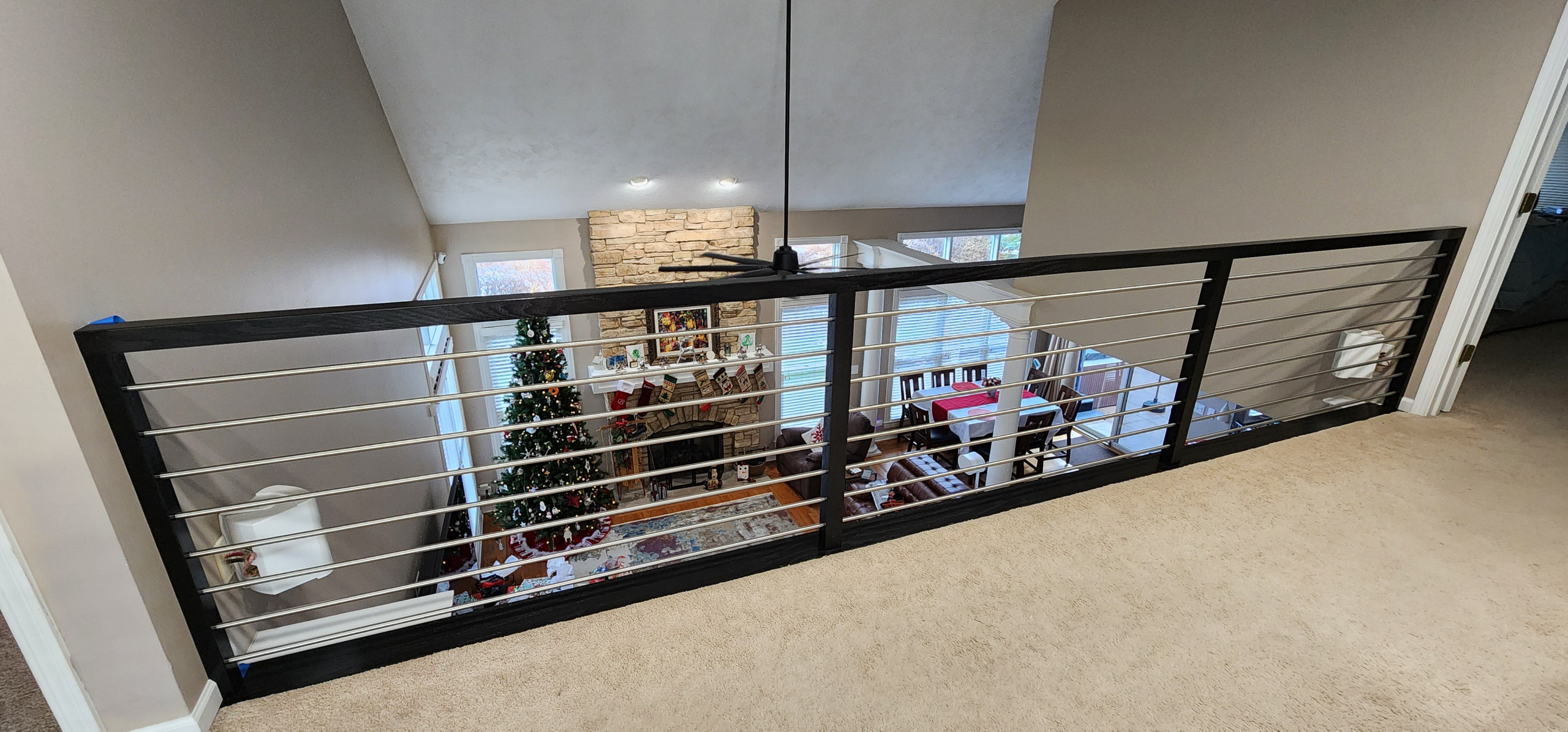 Ultra Modern Black and Stainless Steel Horizontal Bar Creation