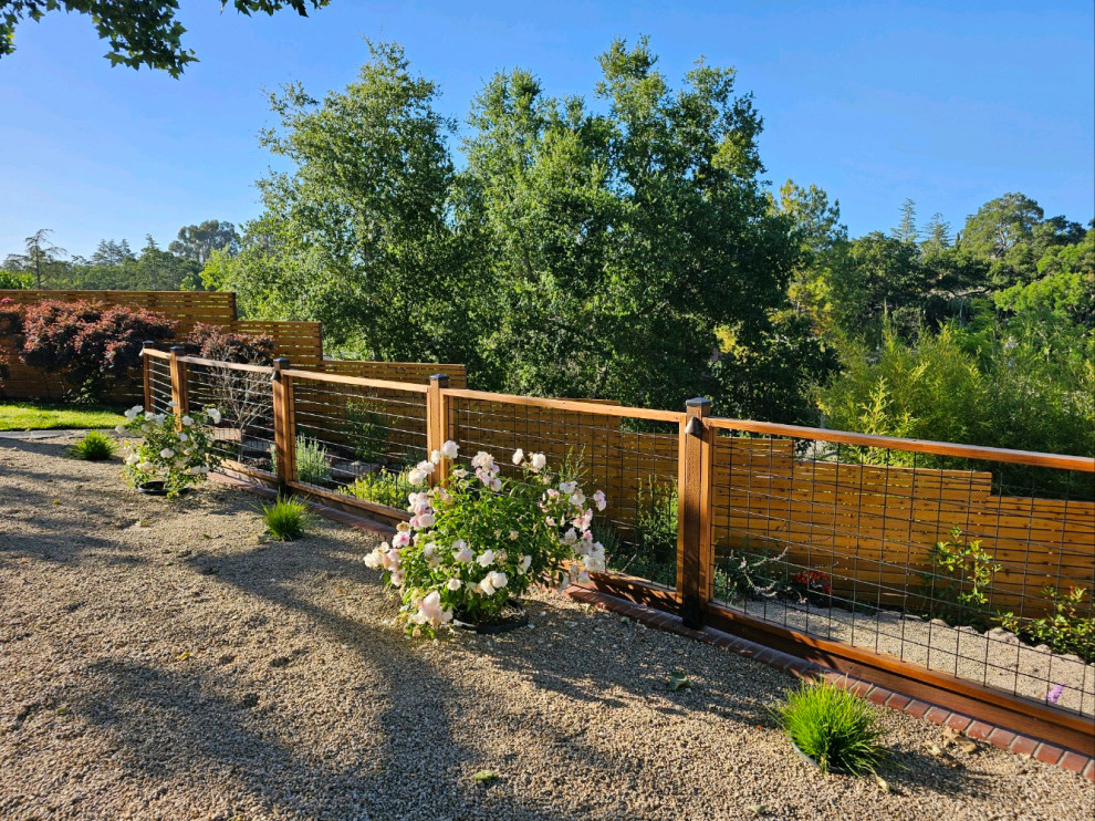 Monte Sereno |  Full Landscape, Plants And Fence With Steps