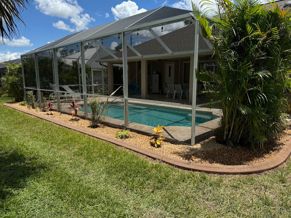 Tan River Rock & Concrete Curbing