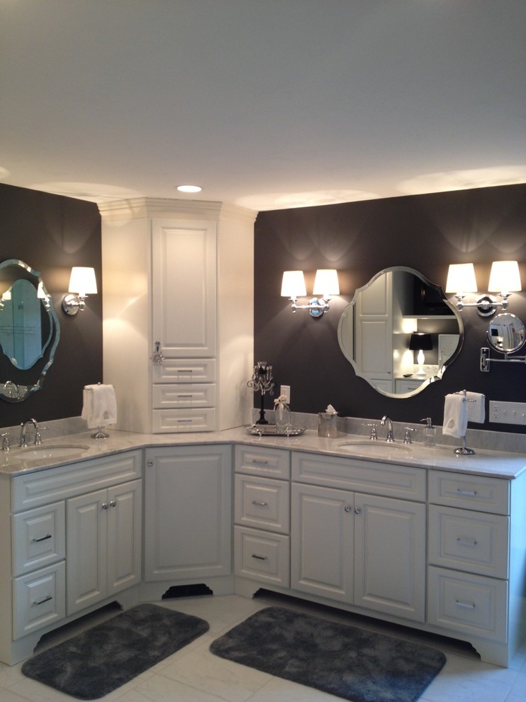 Transitional home design photo in Boston