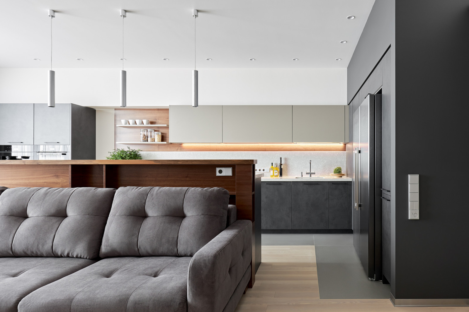 кухня в объединенном пространстве кухни-гостиной.