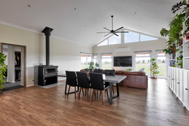 Single Storey Residence: Brookton rustik-vardagsrum